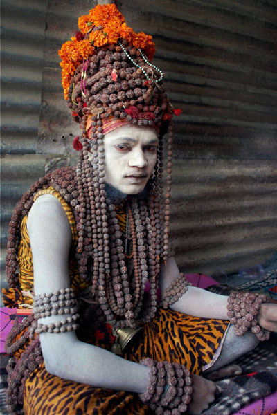 B_Id_343419_naga_sadhu